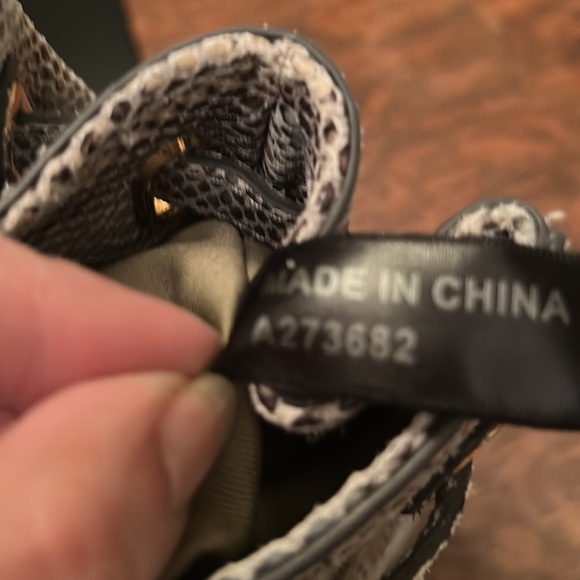 G.I.L.I. Leather Reptile Pattern Medium Satchel/Tote - Picture 16 of 16